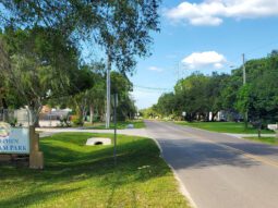 Riviere Road at Putnam Park, looking north