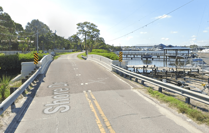 Picture of existing Shore Drive bridge