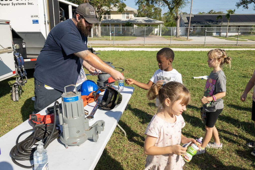 Pinellas County Utilities employee presenting to Mt. Vernon Elementary