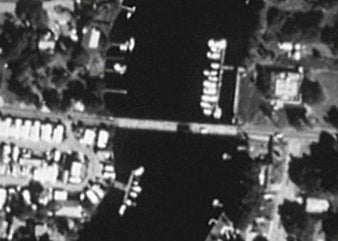 Aerial image of the Beckett Bridge in 1995 ( U.S. Geological Survey)
